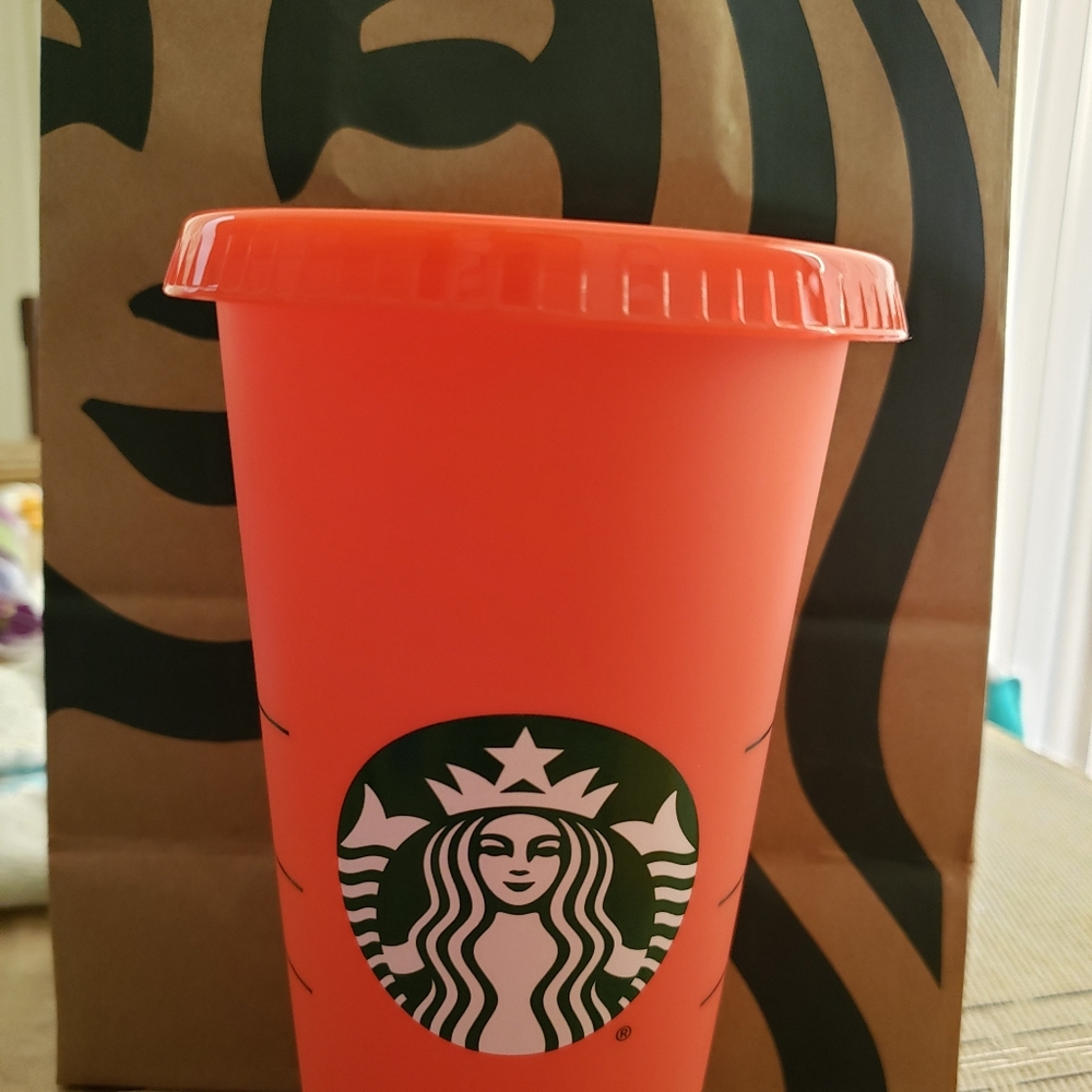 Changing color cup .